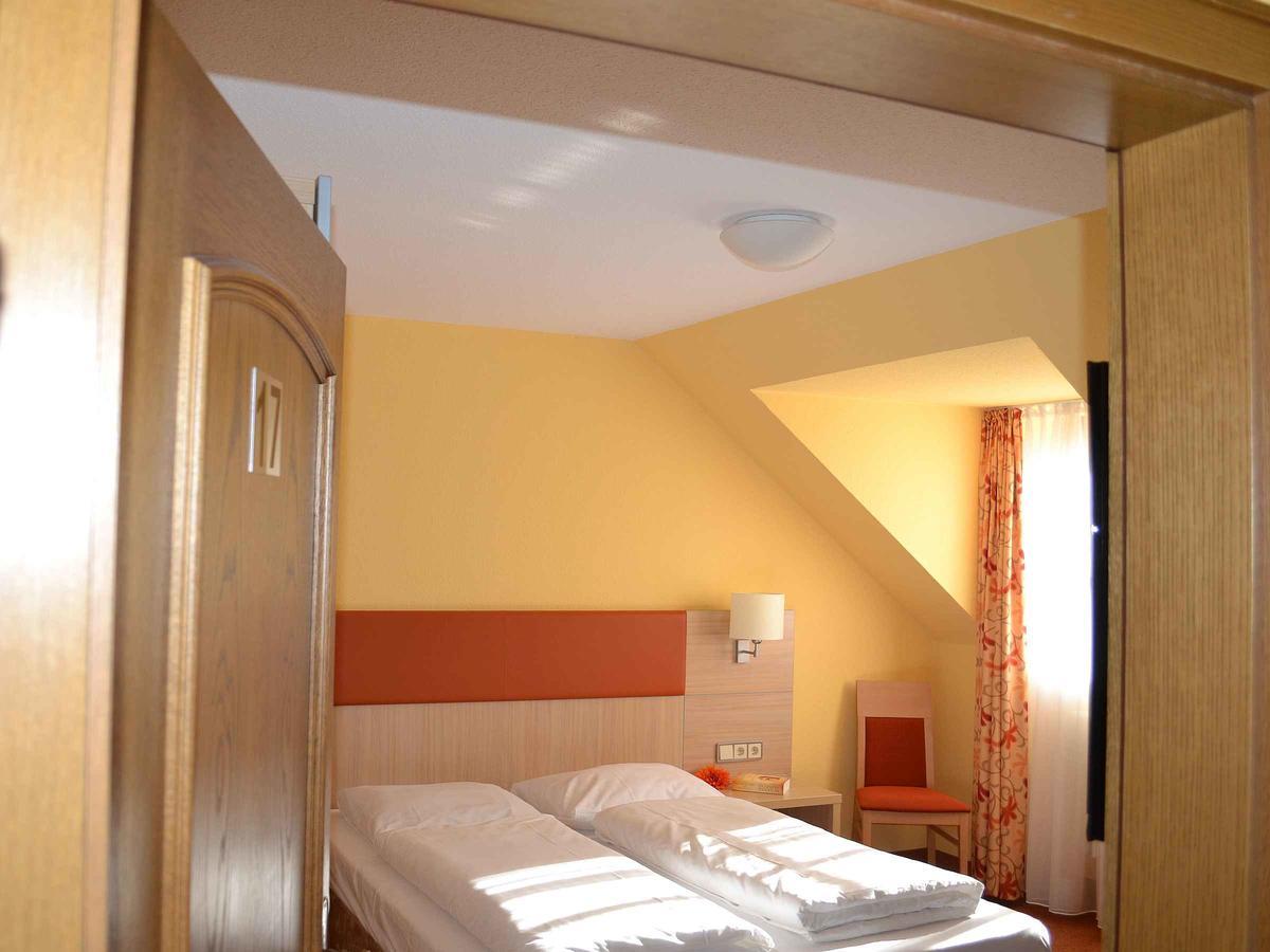 Hotel-Gasthof Rotes Ross Markt Einersheim Ngoại thất bức ảnh