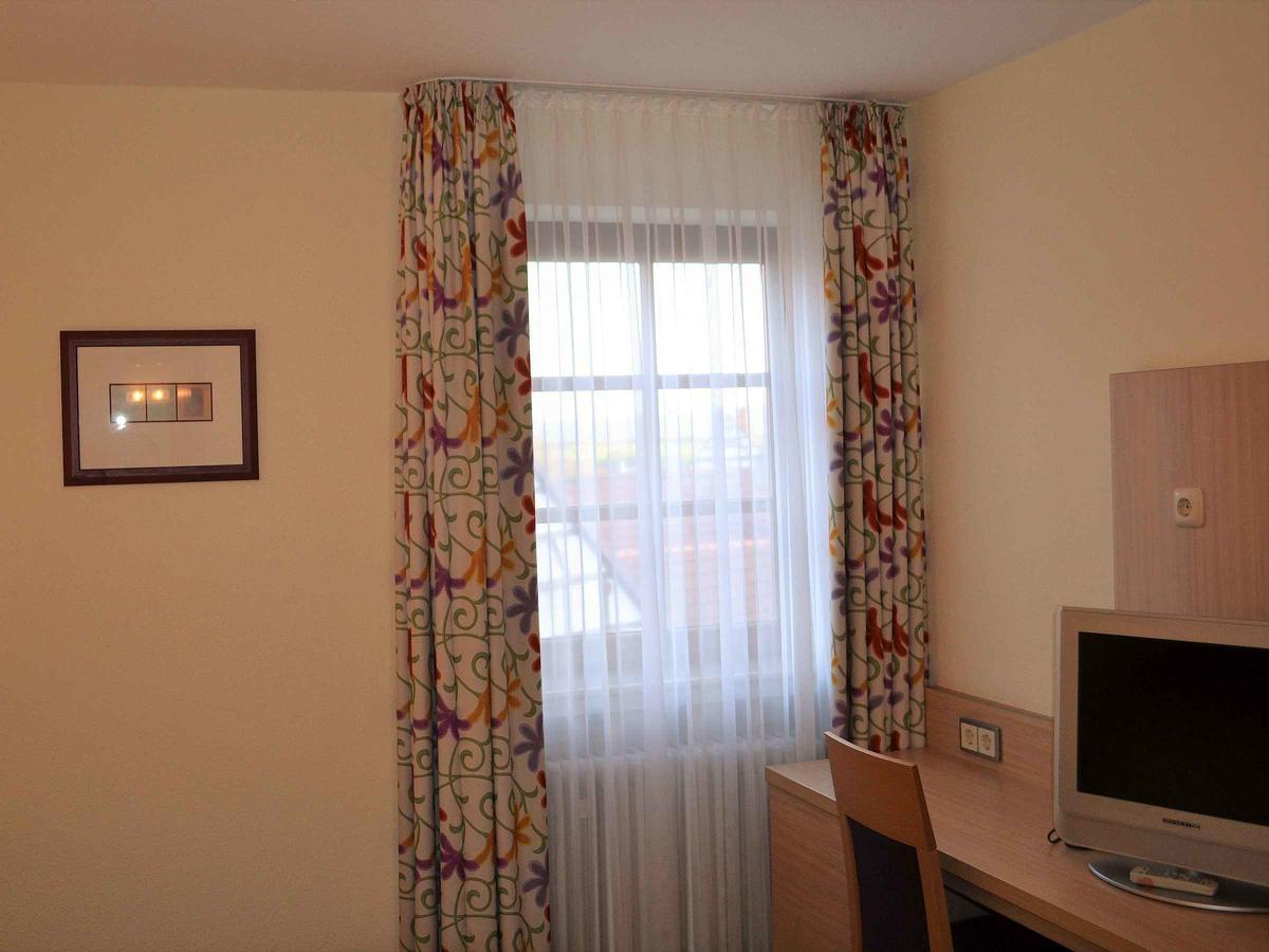Hotel-Gasthof Rotes Ross Markt Einersheim Ngoại thất bức ảnh