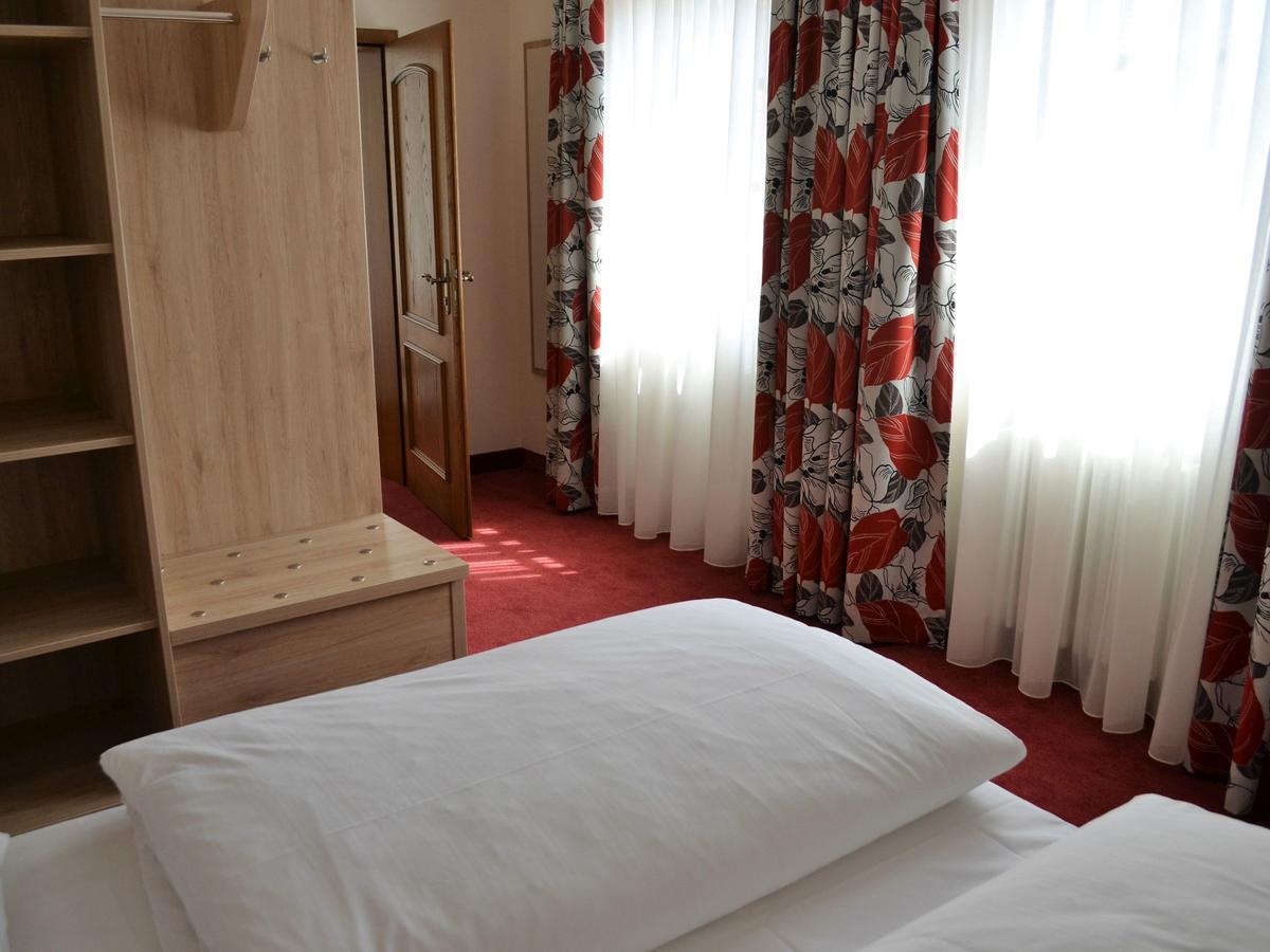 Hotel-Gasthof Rotes Ross Markt Einersheim Ngoại thất bức ảnh